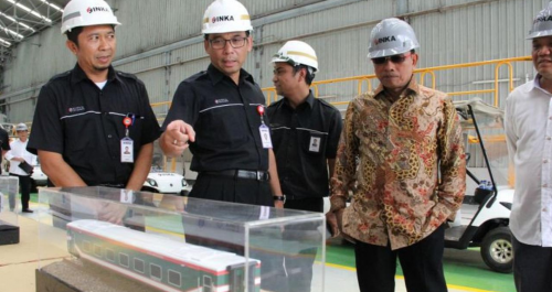 Kepala Staf Kepresidenan Moeldoko meminta PT Inka untuk mulai mewujudkan kereta listrik modern dengan menggunakan baterai. (Dok KSP)